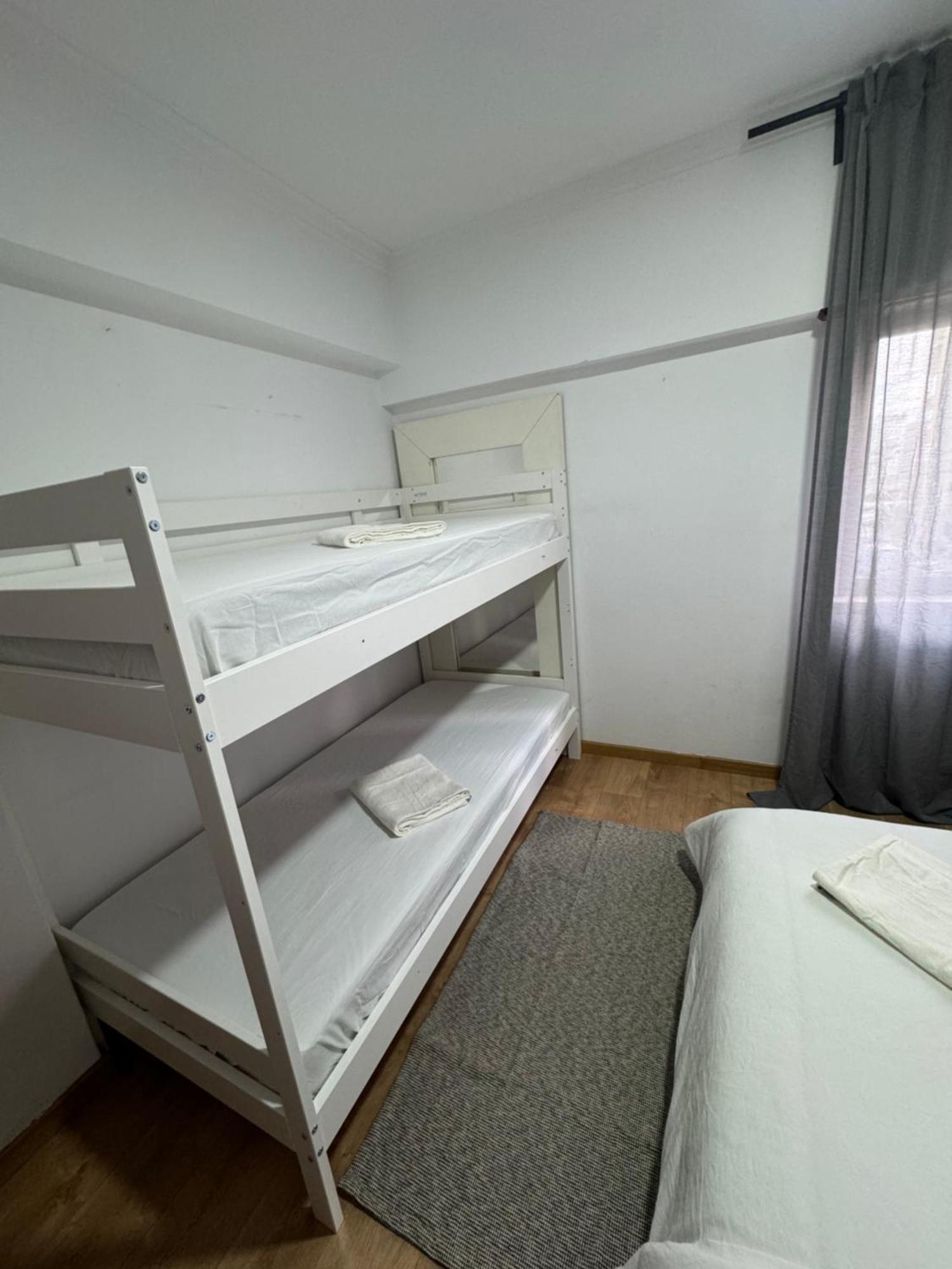 Airport And Bus Station Home Лиссабон Номер фото